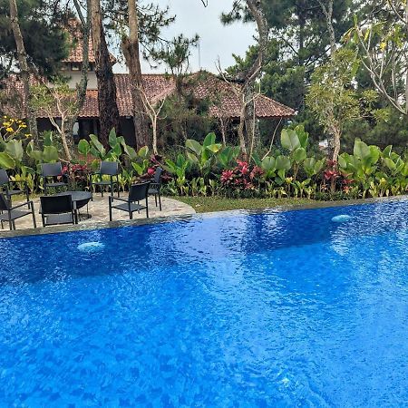 Cottonwood Exclusive Villa @Lembang Asri - Jacuzzi Playground Netflix Billyard Екстериор снимка