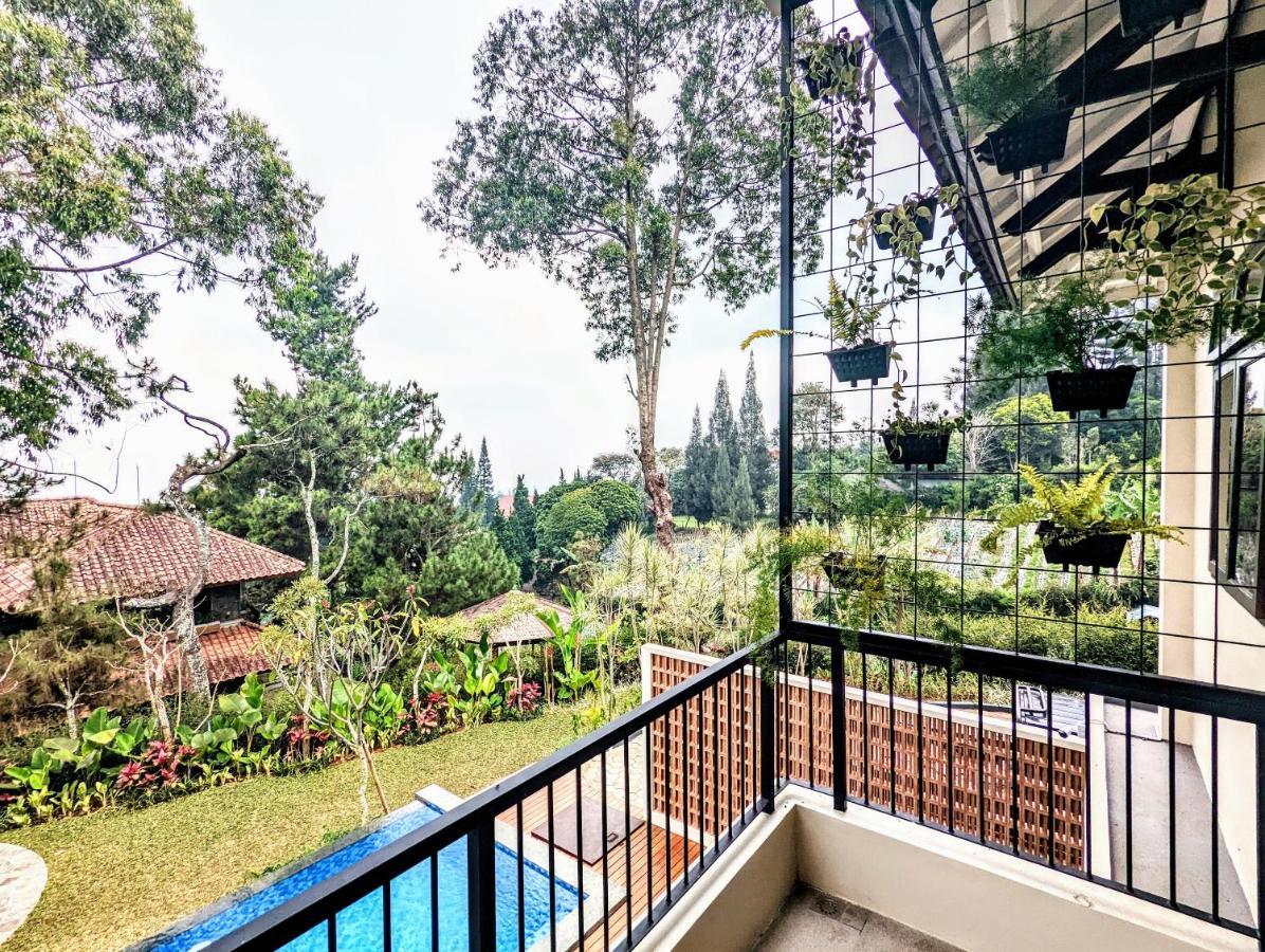 Cottonwood Exclusive Villa @Lembang Asri - Jacuzzi Playground Netflix Billyard Екстериор снимка