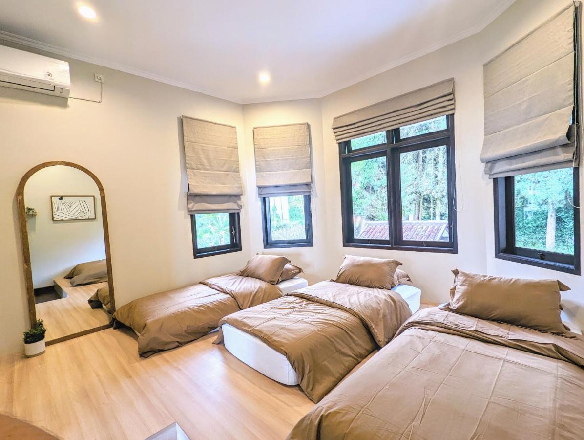 Cottonwood Exclusive Villa @Lembang Asri - Jacuzzi Playground Netflix Billyard Екстериор снимка
