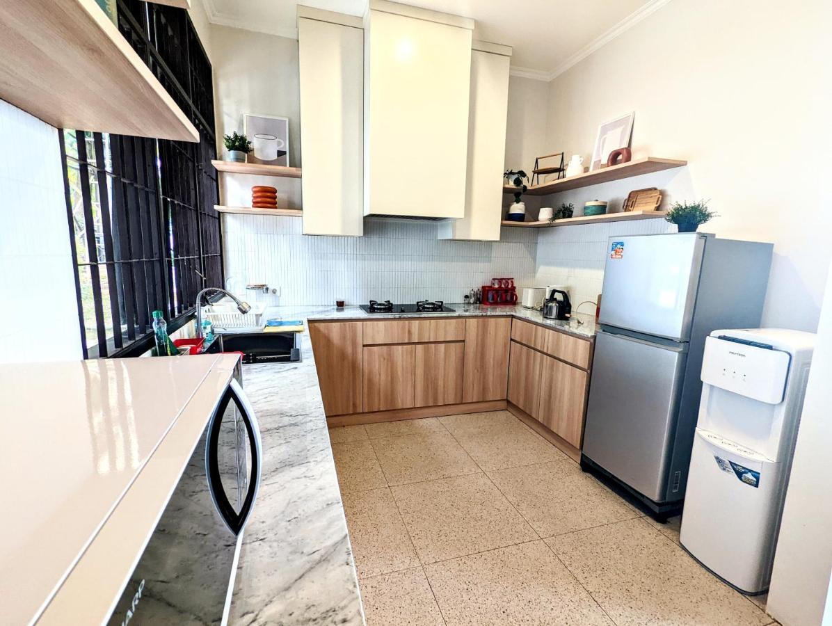 Cottonwood Exclusive Villa @Lembang Asri - Jacuzzi Playground Netflix Billyard Екстериор снимка